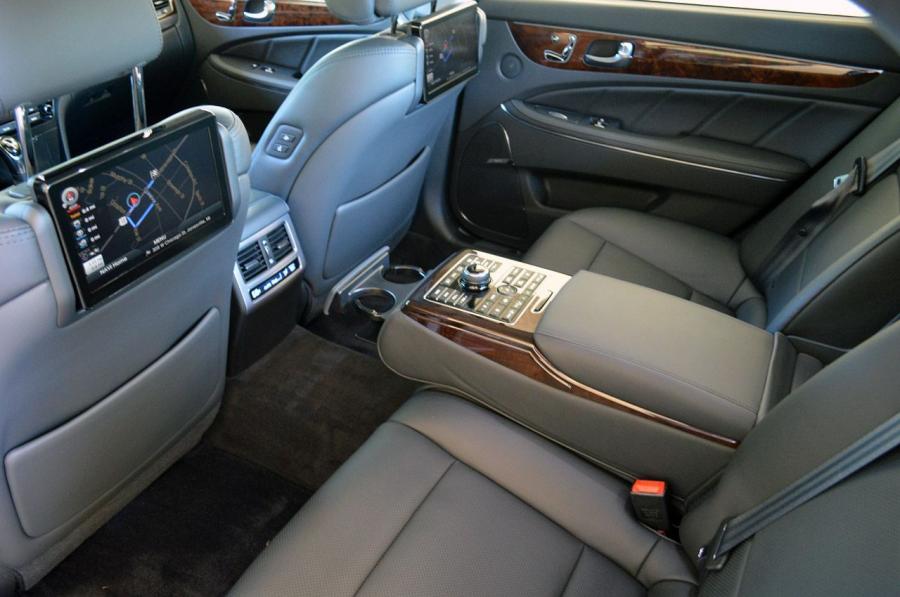  Hyundai Equus 2014 года  (фото 31 из 47)